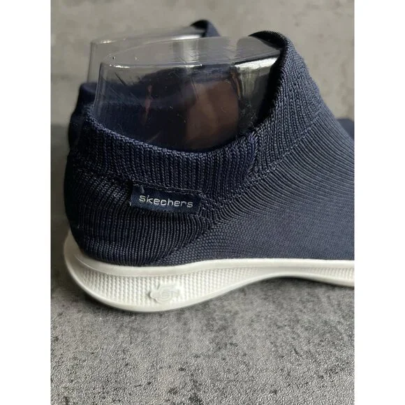 SKECHERS Women’s Dark Blue Goga Max Knit Slip On Shoe Sneaker Size 7 - Picture 4 of 16